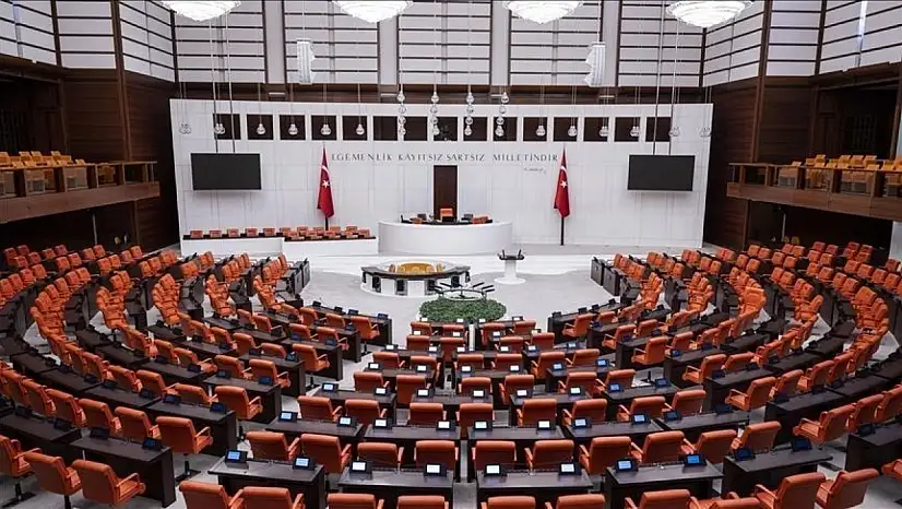 Çocuklu aileler için Meclis'e uzaktan çalışma talebi