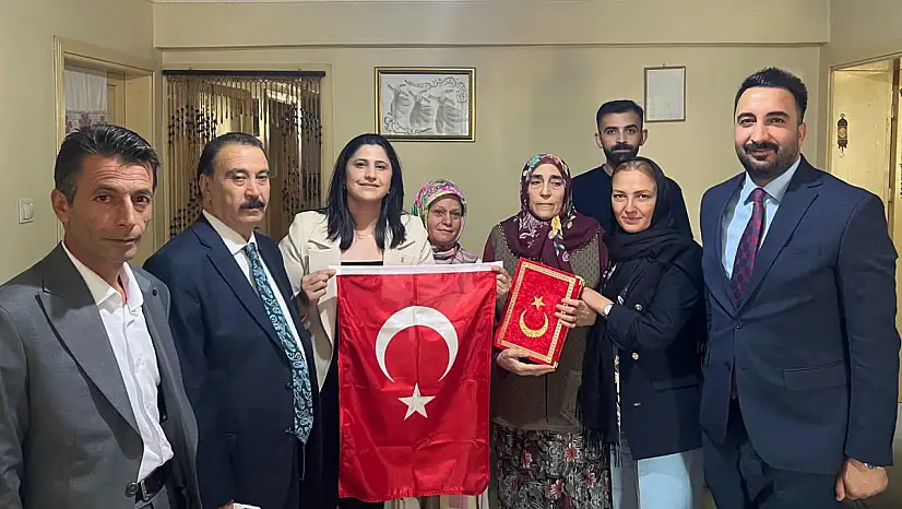 Cumhurbaşkanı'nın mektubu Taşlıçay'da şehit ailesine ulaştırıldı