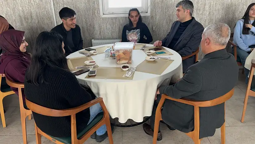 Diyadin'de gençlere üniversite yolunda motivasyon kahvaltısı