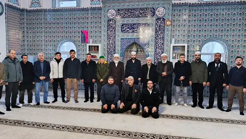 Diyadin'de vatandaşlar sabah namazında bir araya geldi