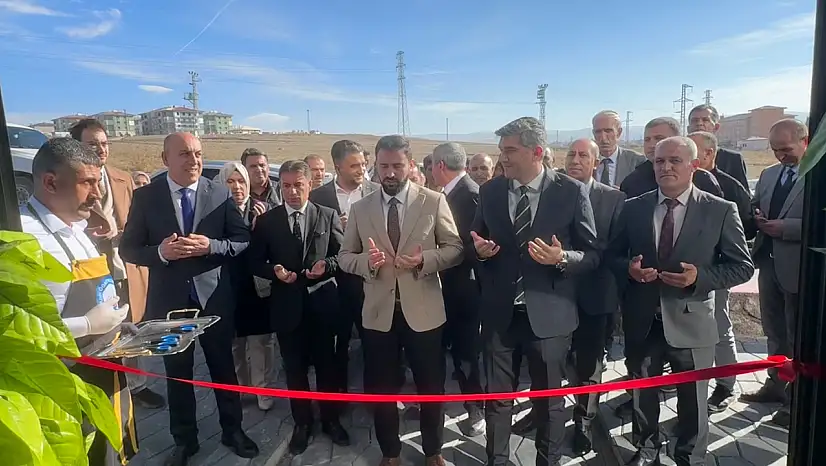 Diyadin'de yeni sosyal alan: Öğretmenevi bünyesindeki kafe açıldı