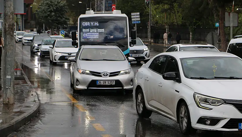 Diyarbakır'da bayramda sağanak yağış