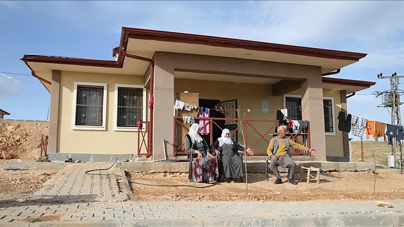 Diyarbakır'da depremzedeler köy konutlarında ilk bayram coşkusunu yaşıyor