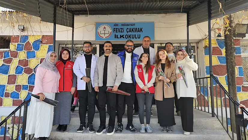 Doğubayazıt Gençlik Merkezi gönüllüleri öğretmenleri unutmadı