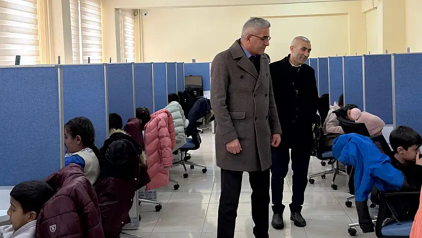 Doğubayazıt'ta BİLSEM Tanılama Sınavı öncesi öğrencilere moral ziyareti