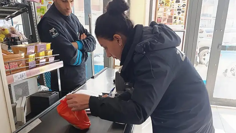 Doğubayazıt'ta halk sağlığı için düğmeye basıldı, marketlere ceza yağdı