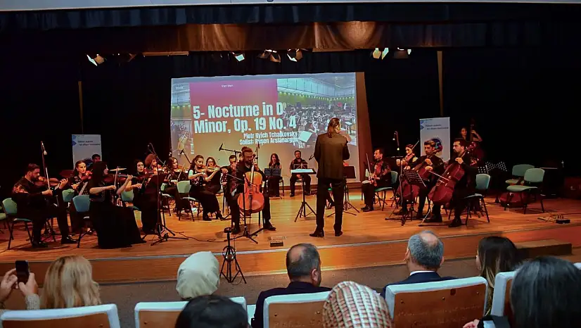 Dünya İkincisi Van YYÜ Akademik Orkestrası Van'da Sahnedeydi