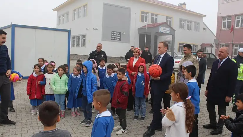 Eğitim ve spor desteği kararlılıkla sürüyor, Kaymakam Koşansu'dan öğrenciler için önemli mesajlar