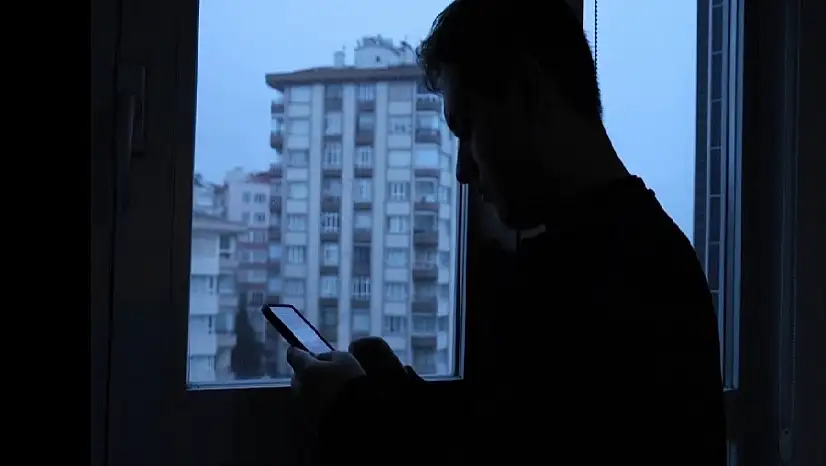 Ekran süresi ve sosyal medya bağımlılığı, gençlerde depresyonu artırıyor