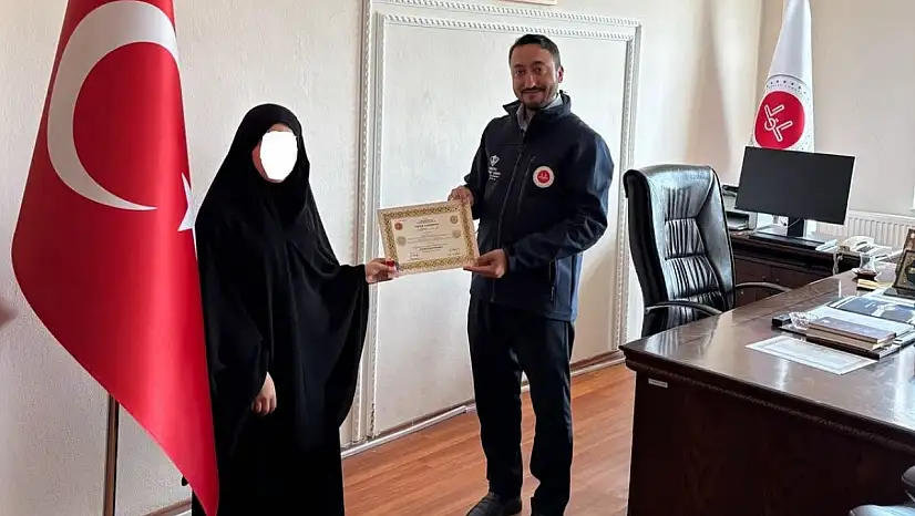 Eleşkirt'te hafızlık başarısı altınla ödüllendirildi