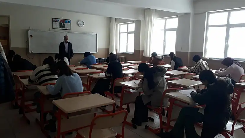 Eleşkirt'te kitap okuma yarışmasının kazananları açıklandı