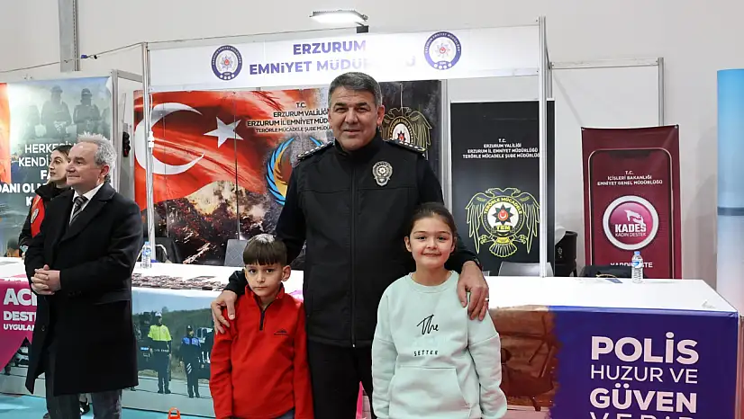 Emniyet Müdürü Onur Karaburun'dan Erzurum Kitap Fuarı'na Ziyaret