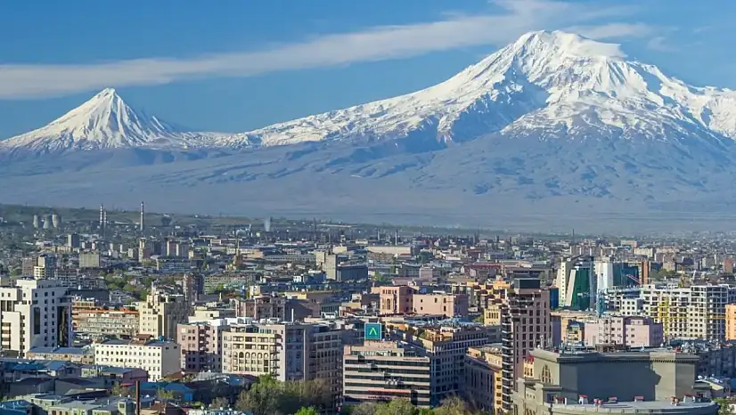 Ermenistan pasaportlarından Ağrı Dağı sembolü kaldırıldı