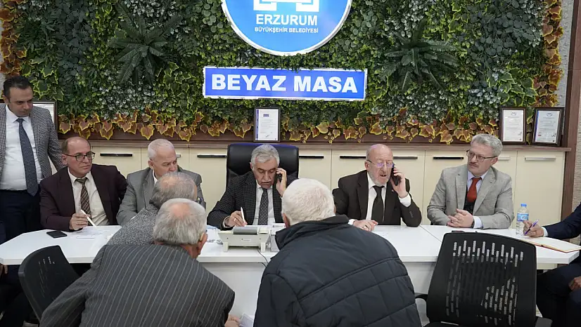 Erzurum Büyükşehir Belediyesi Halk Günü'nde Vatandaşlarla Buluştu