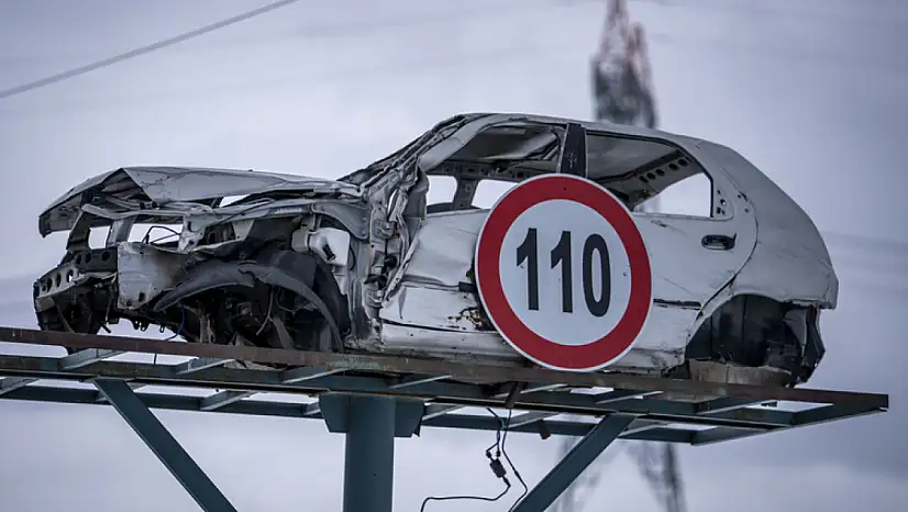 Erzurum'da hurda araçlarla trafik mesajı veriliyor