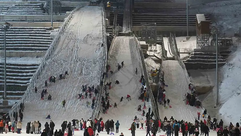 Erzurum'da karla gelen şenlik