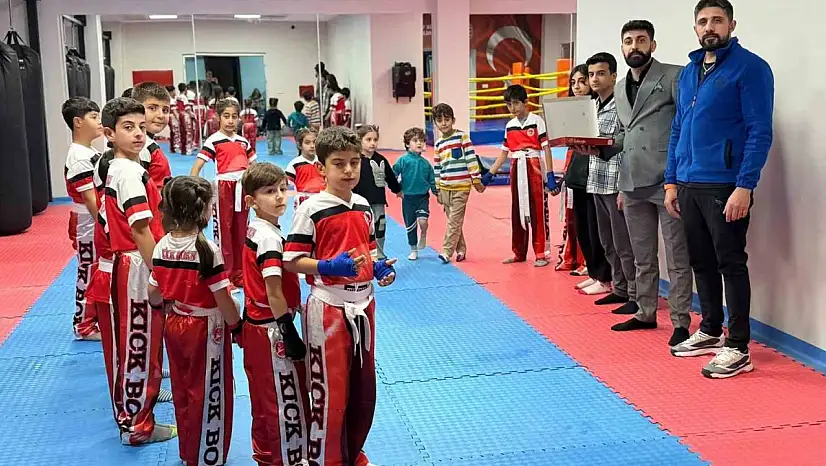Erzurum'da sporculara tatlı ikram: Baklava ile motivasyon yükseldi!