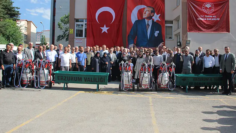 Erzurum'da üreticilere büyük destek: 288 sıvat ve 120 süt sağım makinesi dağıtıldı