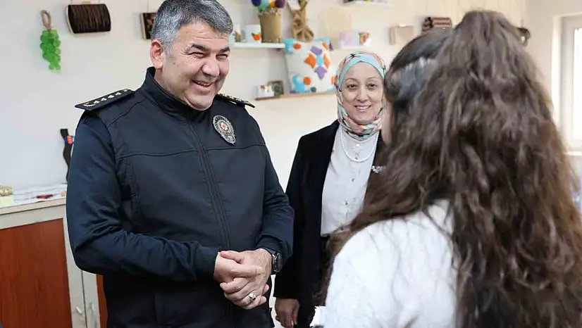 Erzurum Emniyet Müdürü Karaburun, çocuklarla bir araya gelerek motivasyonlarını arttırdı