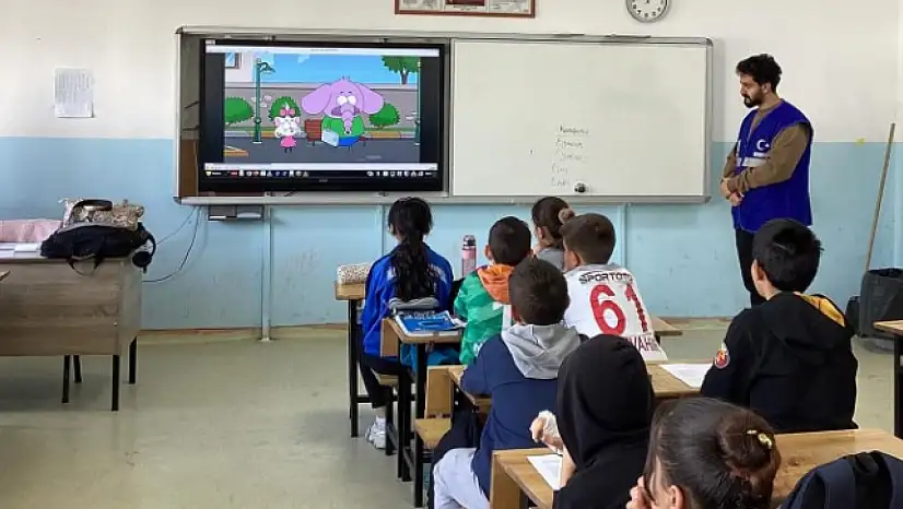 Erzurum Genç Yeşilay'dan Hilalkent Ortaokulu'nda BKY Etkinliği