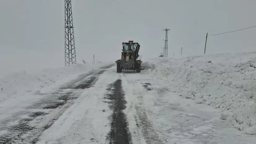 Erzurum Horasan ve Karapınar Grup Yolunda Karla Mücadele Çalışması Başlatıldı
