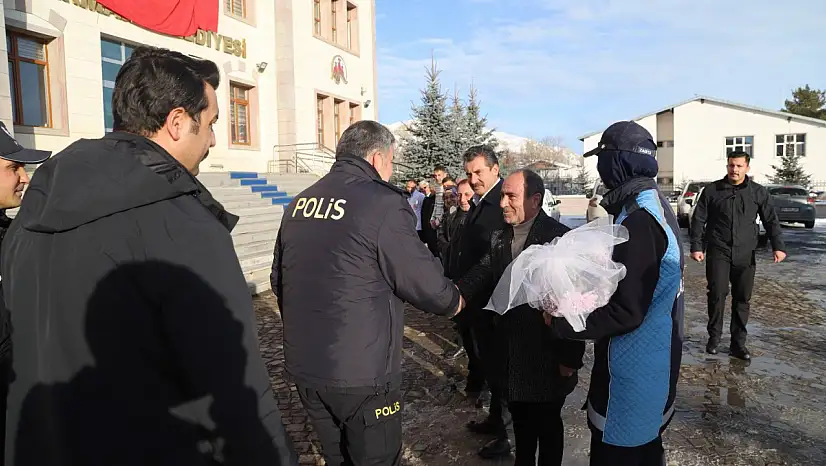 Erzurum İl Emniyet Müdürü Karaburun'dan Narman'a Ziyaret: Esnaf Turu ve Şehit Ailesine Vefa