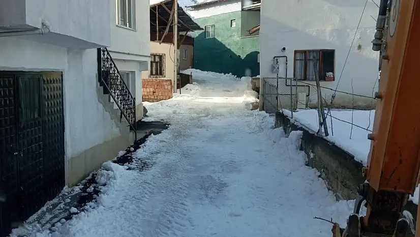 Erzurum İspir'de Karla Mücadele ve Temizlik Çalışmaları