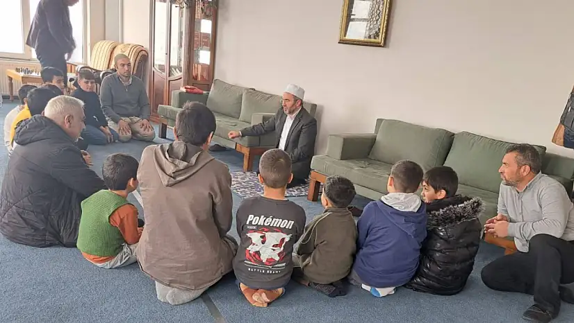 Erzurum Mahallebaşı Gençlik Merkezi'nde Gençlik Kampı Tamamlandı