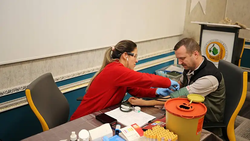 Erzurum Orman Bölge Müdürlüğü Personelinden Kızılay'a Anlamlı Destek