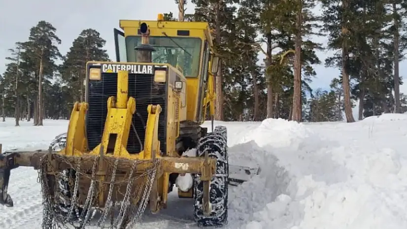 Erzurum Şenkaya'da Mahalle ve Mezralarda Karla Mücadele Çalışmaları Sürüyor