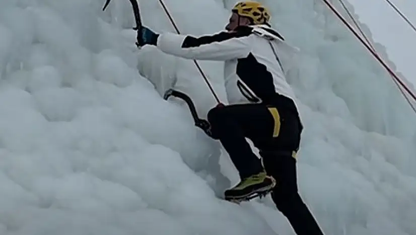 Erzurum Valisi Mustafa Çiftçi Palandöken'de Yapay Buz Duvarına Tırmandı