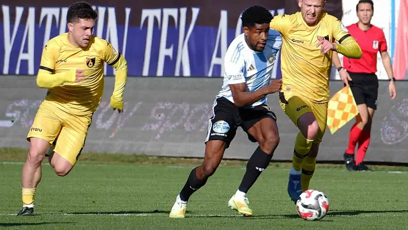 Erzurumspor FK, İstanbulspor'u 4-0 ile geçerek önemli bir galibiyet aldı!