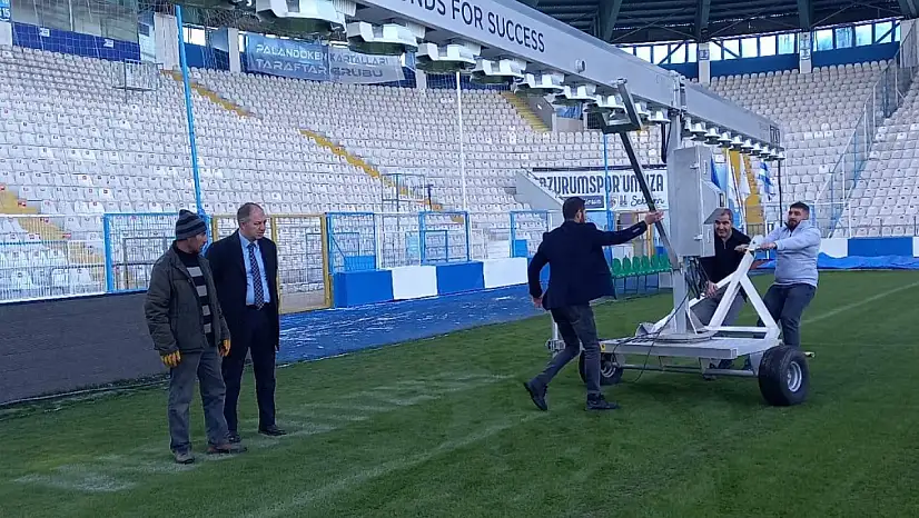 Erzurumspor İçin Sahada Mesai: İl Müdürü Çakmur'dan Stat İncelemesi