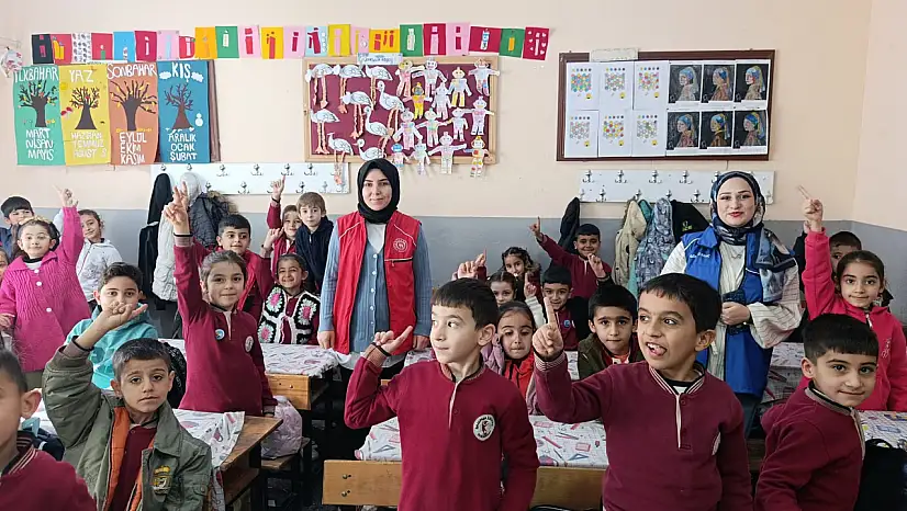 Gönüllülük ruhu gençlik merkeziyle okullara taşındı