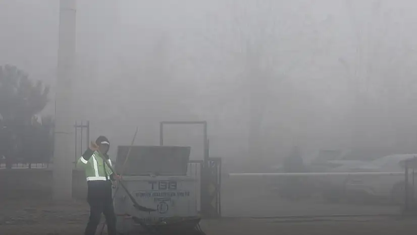 Güroymak Belediyesi Zorlu Hava Koşullarına Rağmen Temizlik Çalışmalarını Sürdürüyor