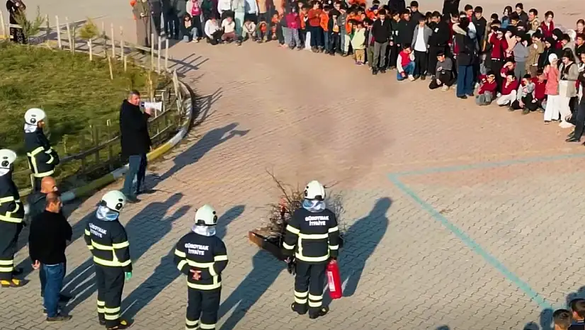 Güroymak Yatılı Bölge Ortaokulu'nda İtfaiye Tatbikat Eğitimi