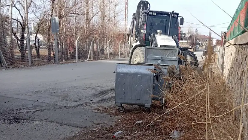 Gürpınar'da Temizlik Çalışmaları Aralıksız Sürüyor