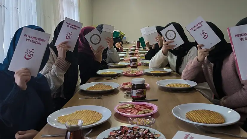 Hafızlık öğrencileri kitap kritiği etkinliğinde buluştu