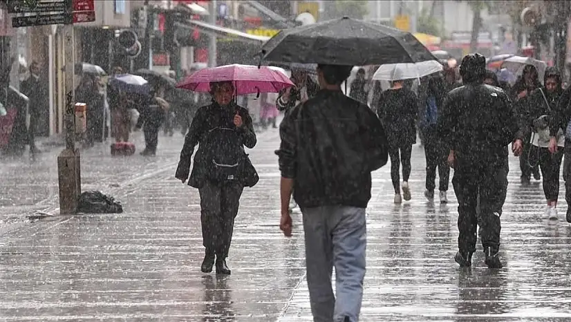 Hafta sonu planı olanlar dikkat: Yağışlı hava tüm yurda yayılıyor