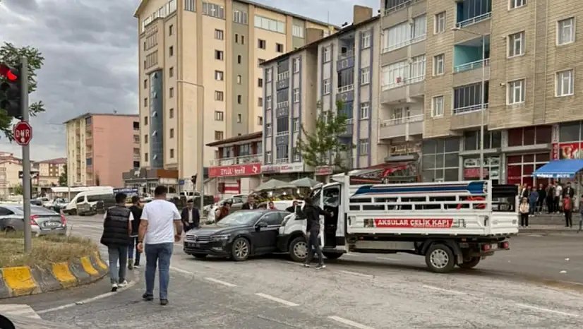 Hasköy Belediye Başkanı Orbay Trafik Kazası Yaşadı!