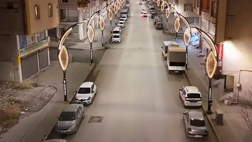 Hürriyet Caddesi Yeni Aydınlatmasıyla Işıl Işıl Oldu