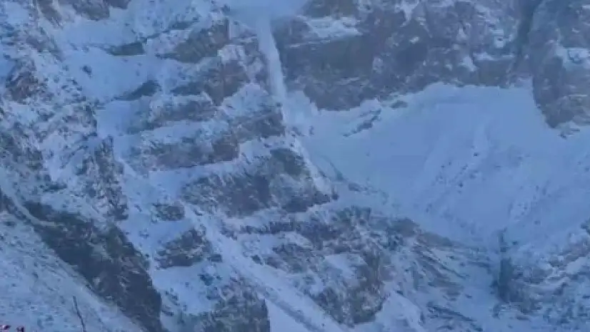Iğdır'da Dağcılar Çığın Düşüş Anını Görüntüledi, Can Kaybı Yok