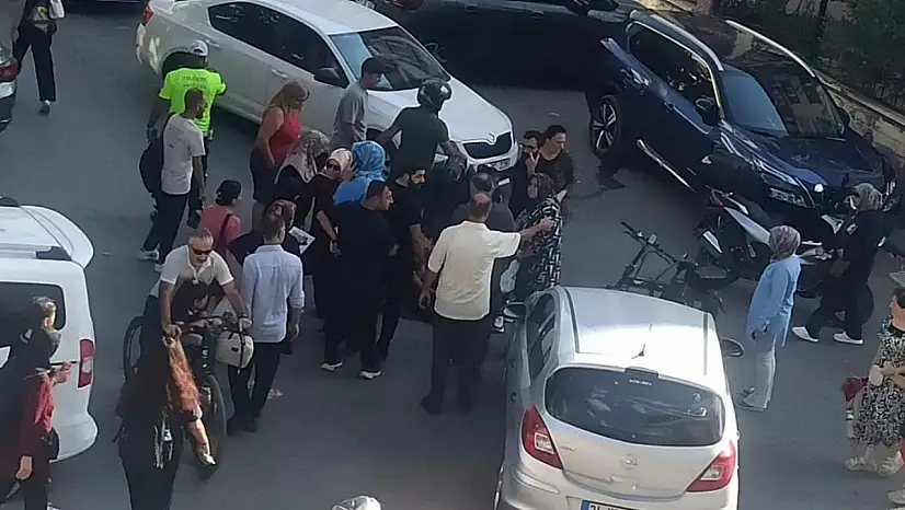 Iğdır'da elektrikli bisikletli çocuğa otomobil çarptı, sağlık ekipleri yardım etti