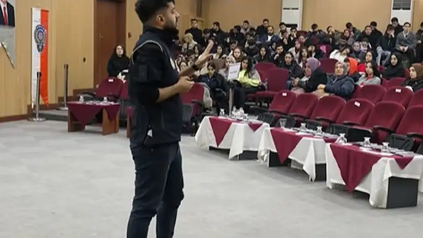 Iğdır'da Üniversite Öğrencilerine Yönelik 'Gençlik ve Güvenli Gelecek' Semineri Düzenlendi