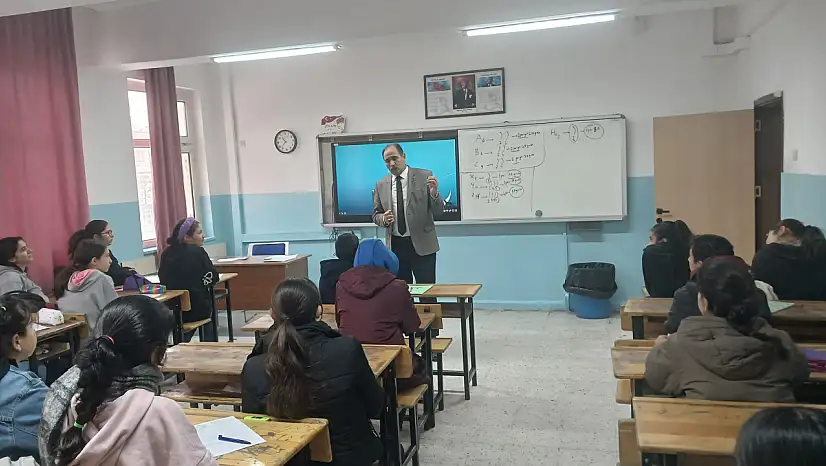 Iğdır İl Millî Eğitim Müdürü Aziz GÜN'den LGS Kurslarına Ziyaret