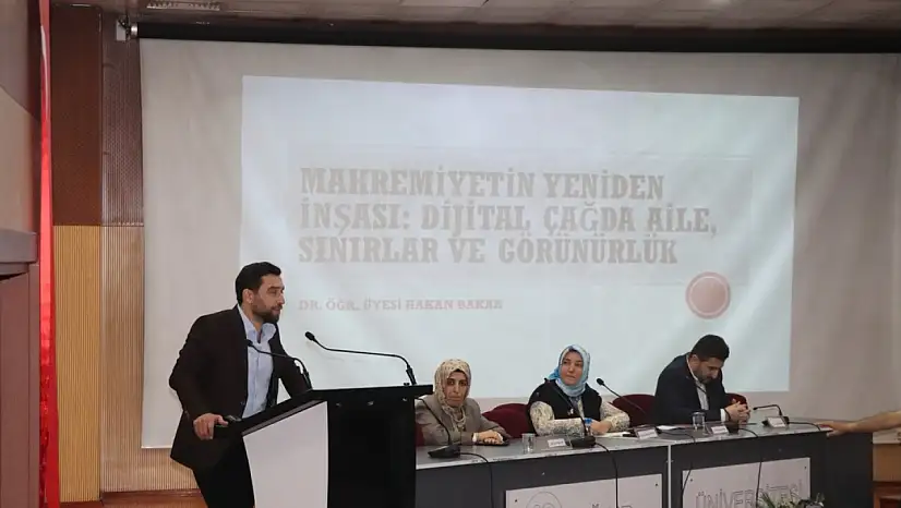 Iğdır Üniversitesi'nde 'Dijital Çağda Aile' Paneli Düzenlendi