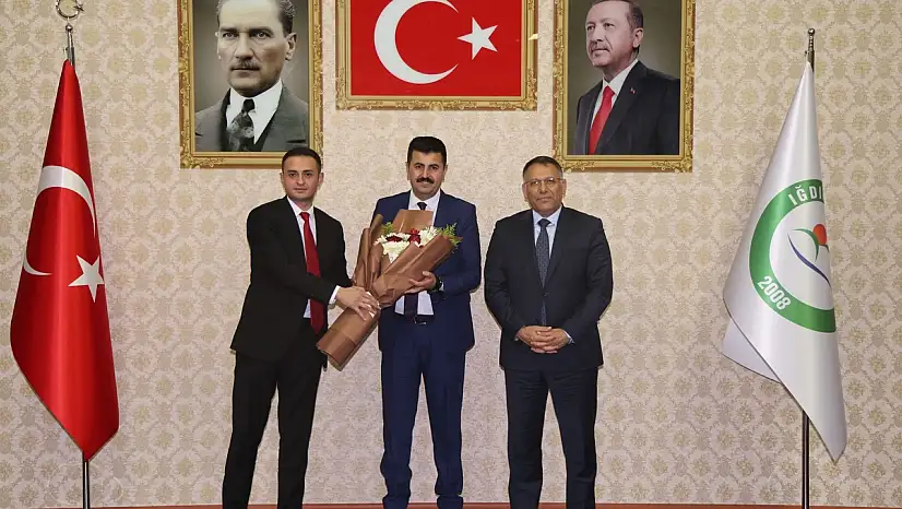 Iğdır Üniversitesi Özel Kalem Müdürlüğünde Devir Teslim Töreni Gerçekleştirildi