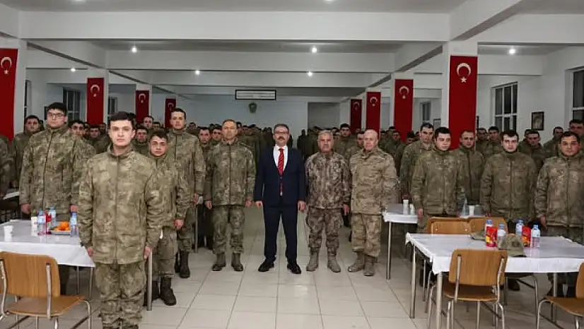 Iğdır Valisi Ercan Turan'dan 5'inci Hudut Tugay Komutanlığı'na Yeni Yıl Ziyareti