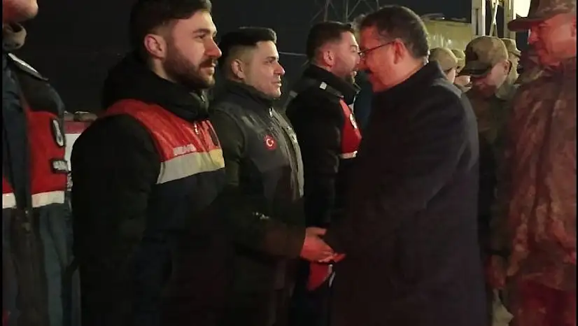 Iğdır Valisi Ercan Turan'dan Suveren Jandarma Uygulama Noktası'na Yılbaşı Denetimi