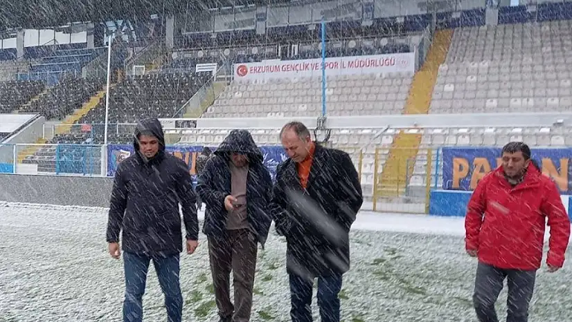 Kar Yağışı Altında Kazım Karabekir Stadı'nda İnceleme